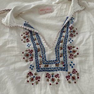 King Csilla White Embroided Floral Boho Top. Size 2 US